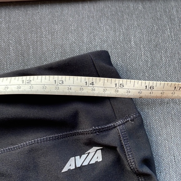 SOLD—Avia biker shorts M - Picture 3 of 6